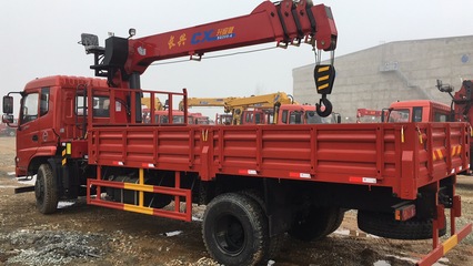 隨車(chē)吊選購(gòu) 價(jià)格固然重要，配置更需深思熟慮