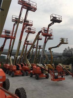 高空車(chē)與升降機(jī)租賃指南 規(guī)格、隨車(chē)吊及應(yīng)用解析